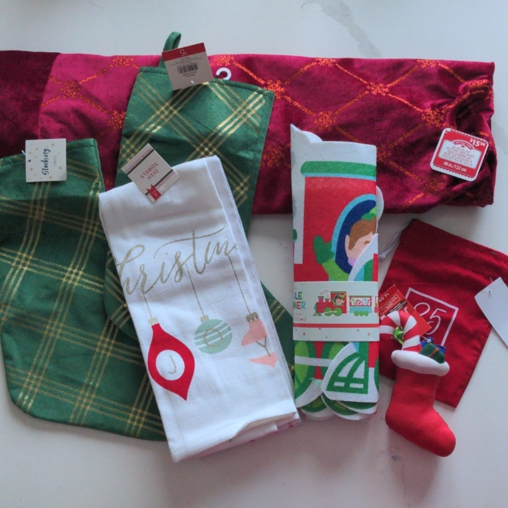 Christmas decor bundle - NWT